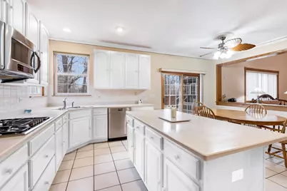 565 Prescott Lane, Gurnee, IL 60031 - Photo 5