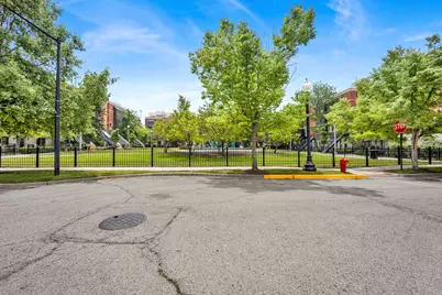 1110 W 15th Street #114, Chicago, IL 60608 - Photo 29