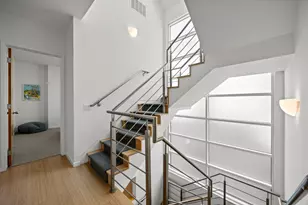 1915 W Henderson St, Chicago, IL 60657 - Photo 17