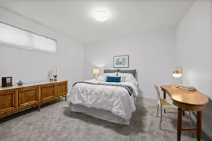 1915 W Henderson St, Chicago, IL 60657 - Photo 23