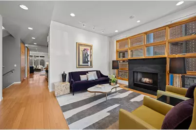 1915 W Henderson Street, Chicago, IL 60657 - Photo 3