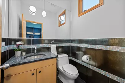 1915 W Henderson Street, Chicago, IL 60657 - Photo 33