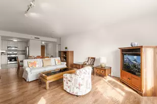 125 N Buffalo Grove Rd, Buffalo Grove, IL 60089 - Photo 5