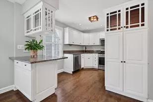 10950 S Homan Ave, Chicago, IL 60655 - Photo 7