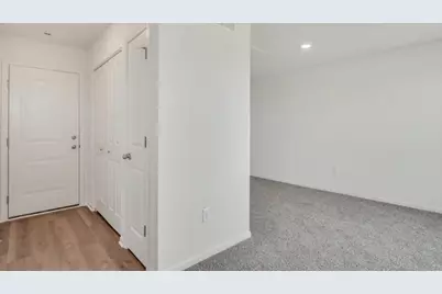 427 Lakeshore Court, Saint Charles, IL 60174 - Photo 3