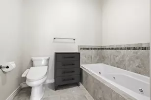 212 N Center St, Bloomington, IL 61701 - Photo 29