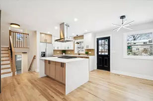 730 N Wilshire Ln, Arlington Heights, IL 60004 - Photo 7