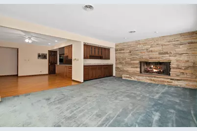 304 E Tall Trees Lane, Palatine, IL 60067 - Photo 5