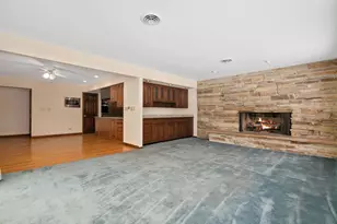 304 E Tall Trees Ln, Palatine, IL 60067 - Photo 5