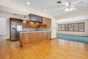 304 E Tall Trees Ln, Palatine, IL 60067 - Photo 11