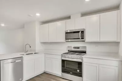 423 Lakeshore Court, Saint Charles, IL 60174 - Photo 3