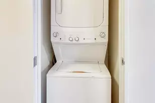 9725 Woods Dr, Skokie, IL 60077 - Photo 27