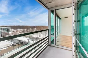 9725 Woods Dr, Skokie, IL 60077 - Photo 11