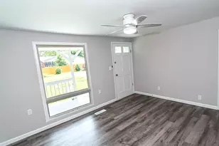 1030 N Walnut St, Monticello, IL 61856 - Photo 5