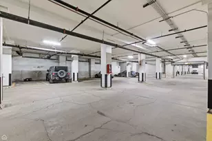 1040 W Adams St, Chicago, IL 60607 - Photo 17