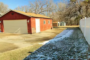 2218 3rd St, East Moline, IL 61244 - Photo 5