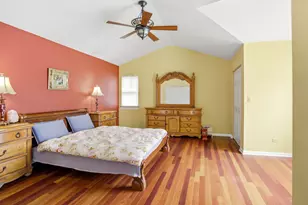 1096 Viewpoint Dr, Lake in the Hills, IL 60156 - Photo 15