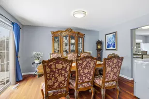 1096 Viewpoint Dr, Lake in the Hills, IL 60156 - Photo 7