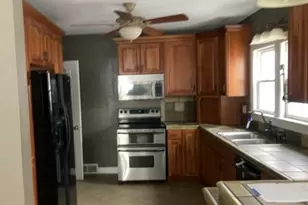 107 N Thomas Ave, Polo, IL 61064 - Photo 5