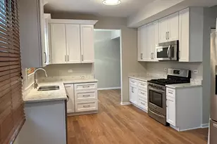 994 Cambridge Dr, Grayslake, IL 60030 - Photo 5