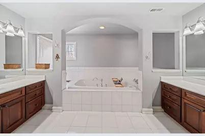 366 W Eggleston Avenue, Elmhurst, IL 60126 - Photo 37