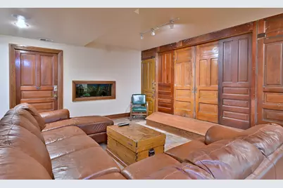 366 W Eggleston Avenue, Elmhurst, IL 60126 - Photo 49