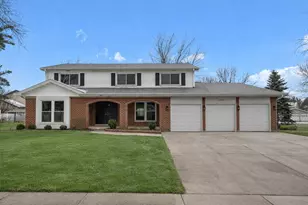 168 Farmgate Dr, Schaumburg, IL 60193 - Photo 1