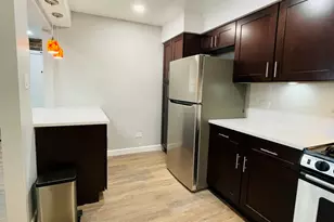 126 S La Londe Ave, Addison, IL 60101 - Photo 5