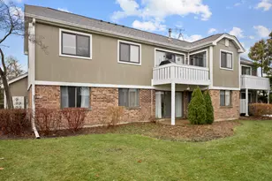 375 Pinetree Ln, Schaumburg, IL 60193 - Photo 21