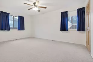 375 Pinetree Ln, Schaumburg, IL 60193 - Photo 15