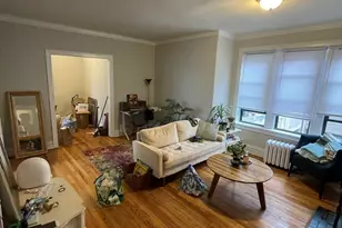 631 W Roscoe St, Chicago, IL 60657 - Photo 3