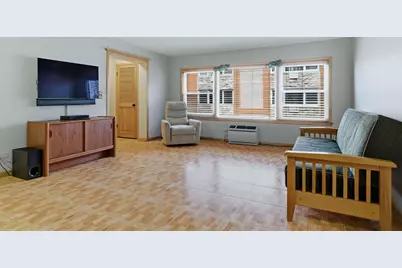 4101 N Keeler Avenue #2B, Chicago, IL 60641 - Photo 5