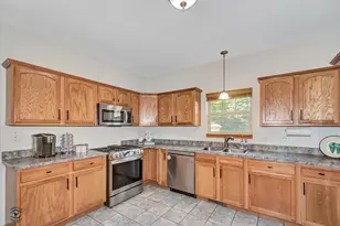 8057 W Duane Dr, Frankfort, IL 60423 - Photo 7