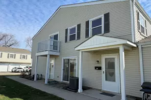 335 David Ct, Bartlett, IL 60103 - Photo 3