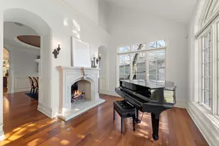 411 W Jefferson Ave, Naperville, IL 60540 - Photo 7