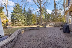 411 W Jefferson Ave, Naperville, IL 60540 - Photo 47