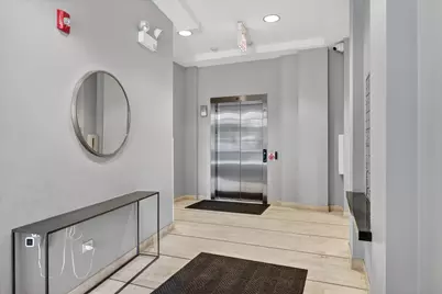 1550 W Cornelia Avenue #401, Chicago, IL 60657 - Photo 3