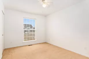 909 W Northwind Dr, Sandwich, IL 60548 - Photo 19