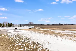 909 W Northwind Dr, Sandwich, IL 60548 - Photo 25