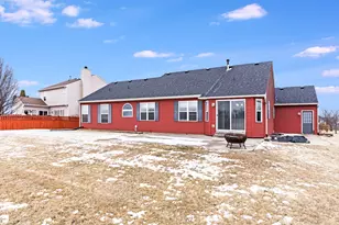 909 W Northwind Dr, Sandwich, IL 60548 - Photo 3