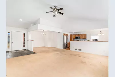 909 W Northwind Drive, Sandwich, IL 60548 - Photo 5