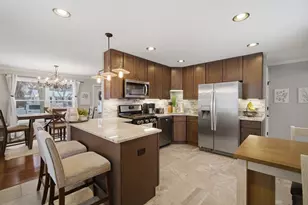 289 Navajo Trail, Buffalo Grove, IL 60089 - Photo 11