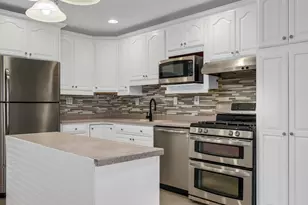 27 Hawthorne Ln, Streamwood, IL 60107 - Photo 11