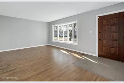 27 Hawthorne Lane, Streamwood, IL 60107 - Photo 3