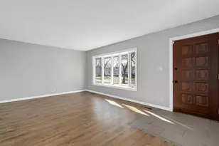 27 Hawthorne Ln, Streamwood, IL 60107 - Photo 3