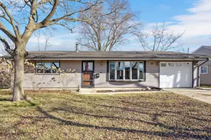 27 Hawthorne Ln, Streamwood, IL 60107 - Photo 1