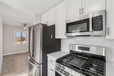 2413 Country Lane, McHenry, IL 60051 - Photo 11