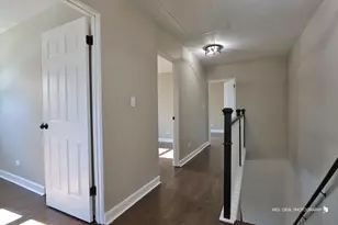 447 S Elmhurst Rd, Mount Prospect, IL 60056 - Photo 9