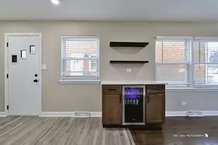 447 S Elmhurst Rd, Mount Prospect, IL 60056 - Photo 7