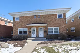 447 S Elmhurst Rd, Mount Prospect, IL 60056 - Photo 1